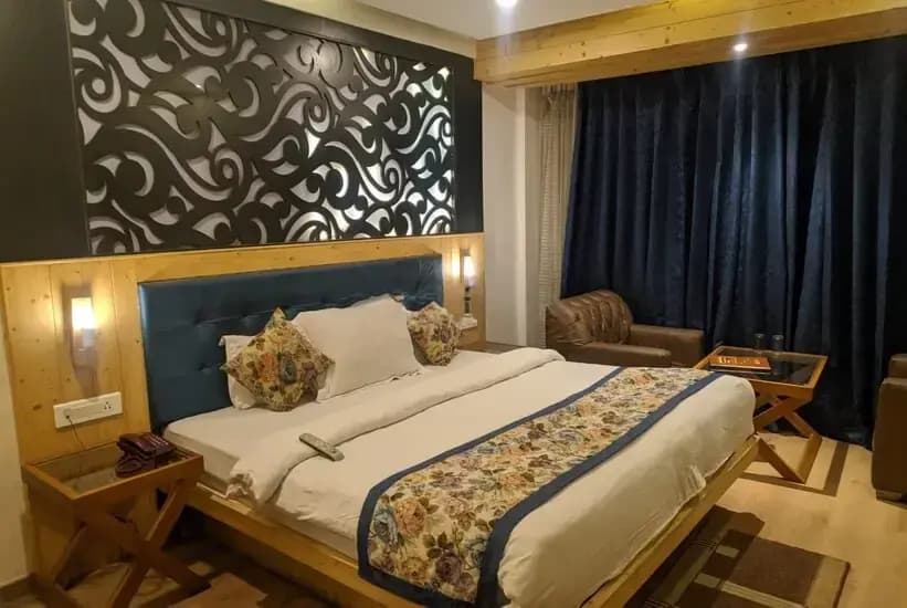 Hotel Queen Plaza